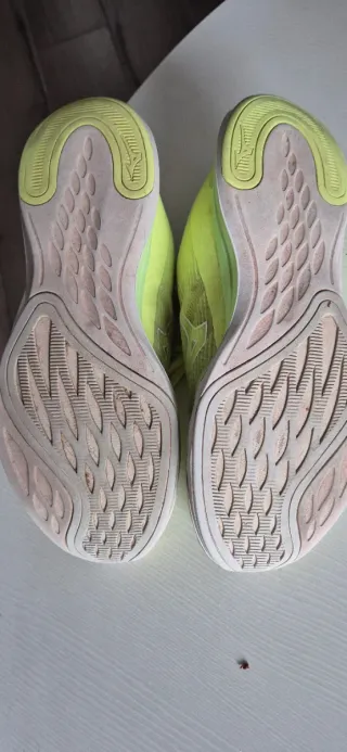 Zapatillas Mizuno Amarillas