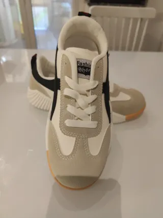 Zapatillas Mujer Beige y Blanco