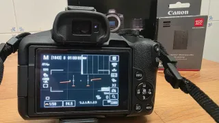 Canon EOS R50 + Lente 18-45mm