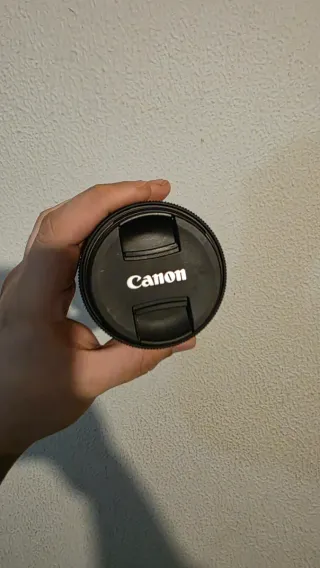 Canon EOS R50 + Lente 18-45mm