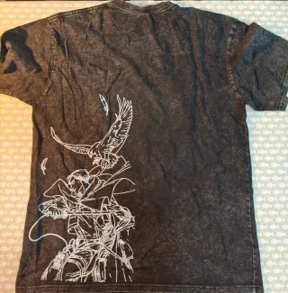 LEVI, ataque a lo titanes. Camiseta Águila