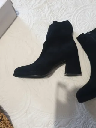 Botines  tipo ante negros tacón talla 41