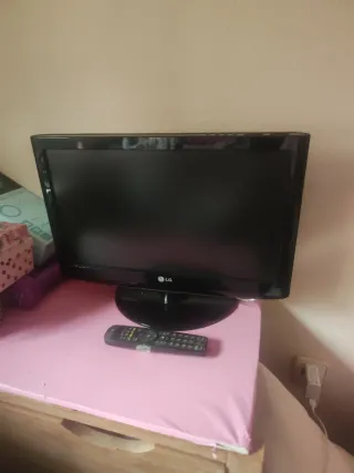 Televisor LG Negro Pequeño