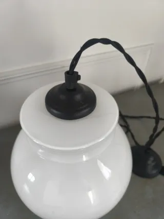 Lámpara de techo colgante blanca y negra