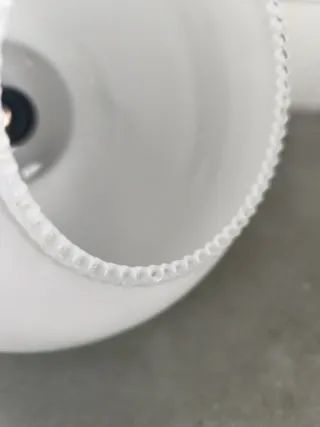 Lámpara de techo colgante blanca y negra