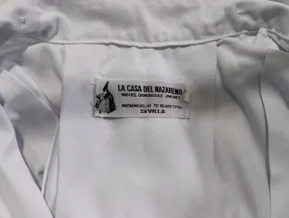 Túnica y capa blanca de sarga