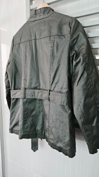Parka verde militar mujer talla 40