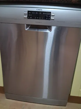 Lavavajillas de la marca AEG, modelo FAVORIT.