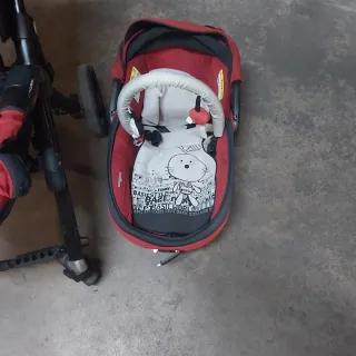 Silla de paseo y capazo para bebé