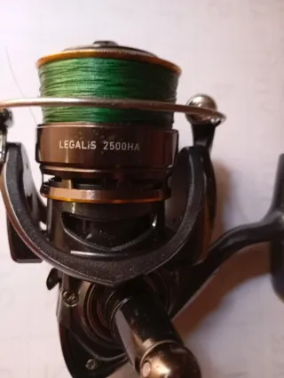 Carrete de pesca Daiwa Legalis 2500HX