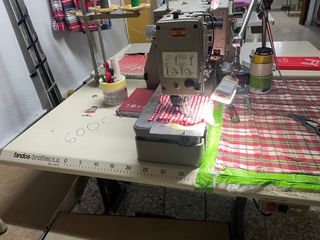 Máquina de ojales industrial Brother LHA-B-815-21