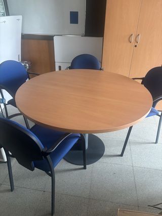 Tavolo da riunione rotondo con 4 sedie