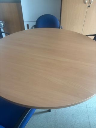 Tavolo da riunione rotondo con 4 sedie