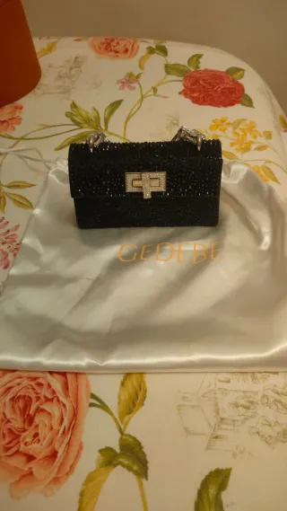 Bolso Gedebe pedrería negro y plata