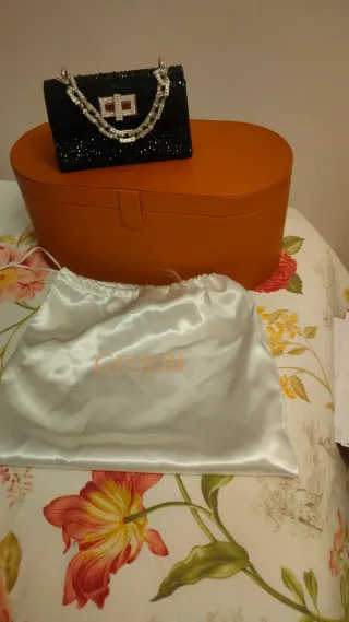 Bolso Gedebe pedrería negro y plata