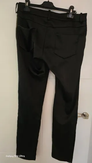 Pantalón de raso negro