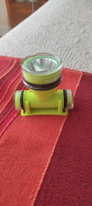 Linterna Frontal Sumergible con batería recargable