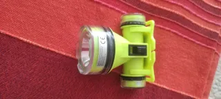 Linterna Frontal Sumergible con batería recargable