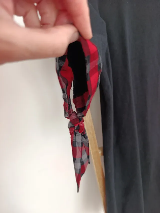 Vestido negro corto con corazón talla M