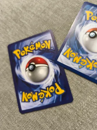 Carte Pokémon Zeraora VMAX e Seadra tornasol