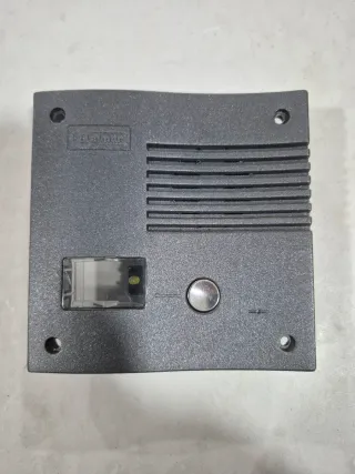 Interfono y 4 Telefonillos Golmar