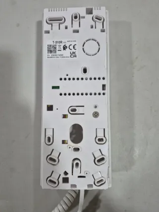 Interfono y 4 Telefonillos Golmar