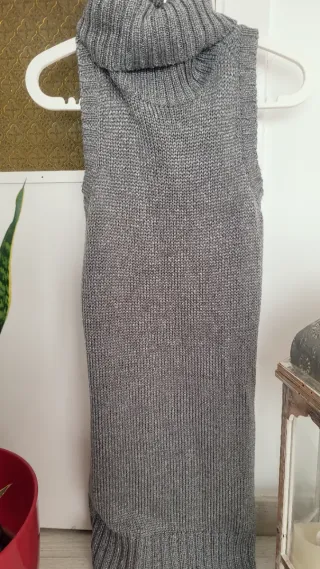 Vestido corto de punto gris plateado