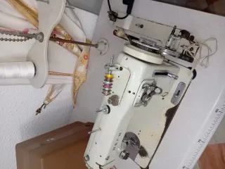 Máquina de coser Refrey 417