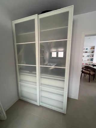 PUERTAS correderas de armario de cristal y metal