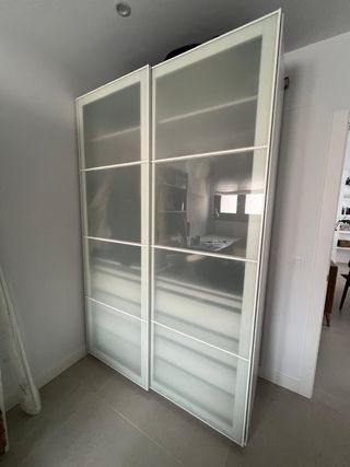 PUERTAS correderas de armario de cristal y metal