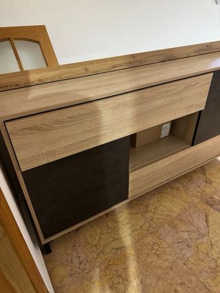 Armario con cajones y espejo