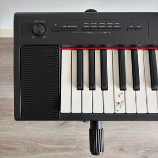 Piano Yamaha Piaggero NP-32 + Soporte + Funda
