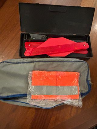 Triangolo auto + gilet alta visibilità