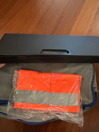 Triangolo auto + gilet alta visibilità