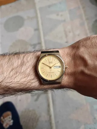 Reloj Q&Q Vintage Dorado y Plateado