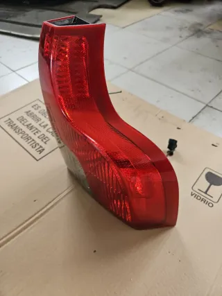 Piloto trasero derecho Volvo XC90 2010
