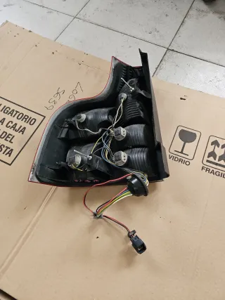 Piloto trasero derecho Volvo XC90 2010