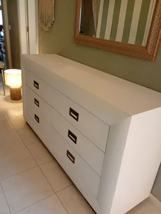 Aparador de madera maciza con cajones blanco