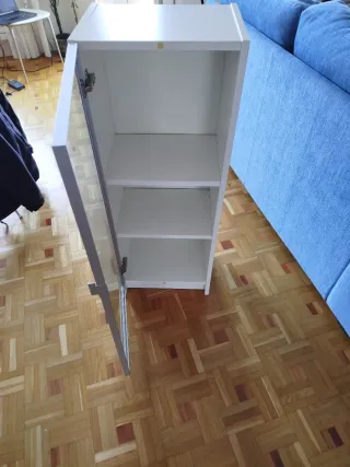 Mueble vitrina Billy Hogbo con puerta de cristal