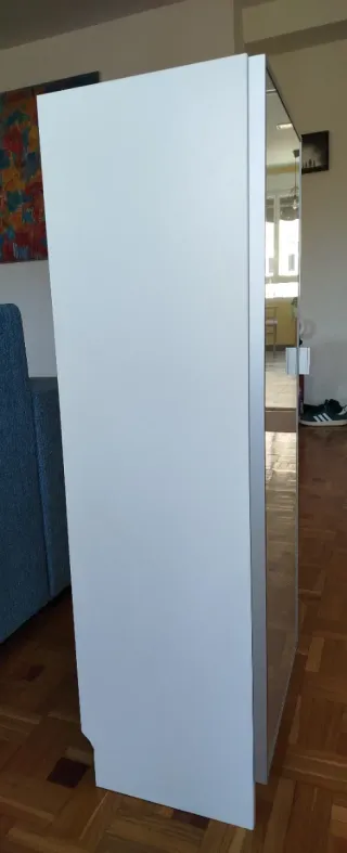 Mueble vitrina Billy Hogbo con puerta de cristal