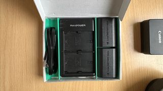 Canon EOS 80D + 2 Objetivos + baterías + mochila