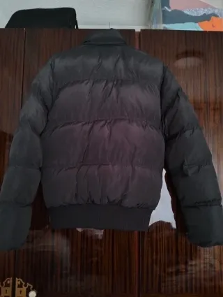 Abrigo acolchado gris hombre