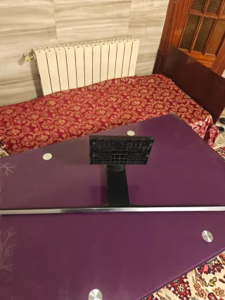 Peana elegante Soporte Samsung QLED QE65Q75TATXXC