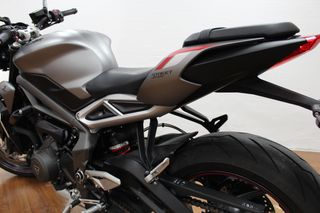 TRIUMPH STREET TRIPLE R| 2023 | 2.335 Km