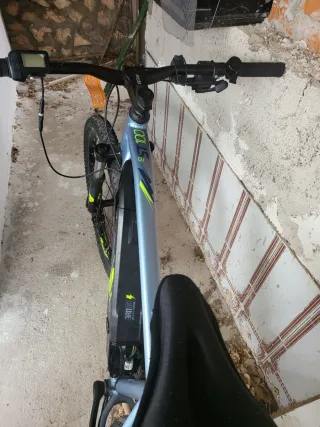 BICICLETA ELÉCTRICA DE MONTAÑA ROCKRIDER  EBIKE