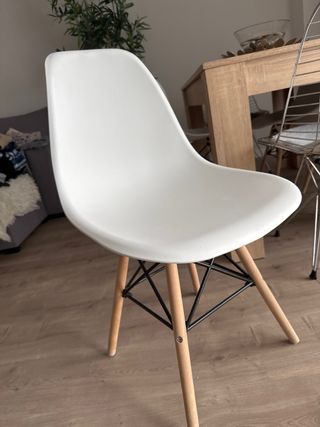 Mesa de comedor y 4 sillas