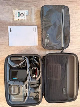 GoPro Hero 13 + muchos accesorios