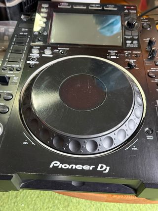4x Pioneer CDJ-2000 Nexus 2