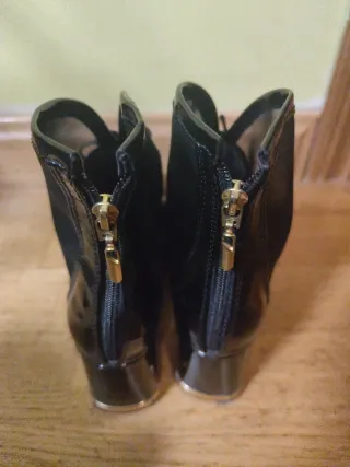 Botines negros de tacón con malla