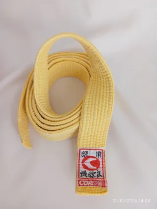 Cintura gialla arti marziali judo jujitsu karate